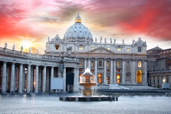 Basilica di san pietro, Vatikán, Řím, Itálie — Stock fotografie