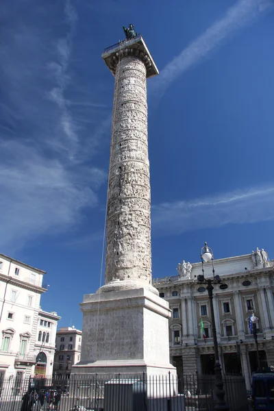 Sloupec trajans v Římě, Itálie — Stock fotografie