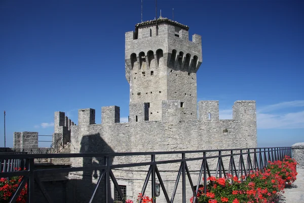 Slott i San Marino Republikken Italia – stockfoto