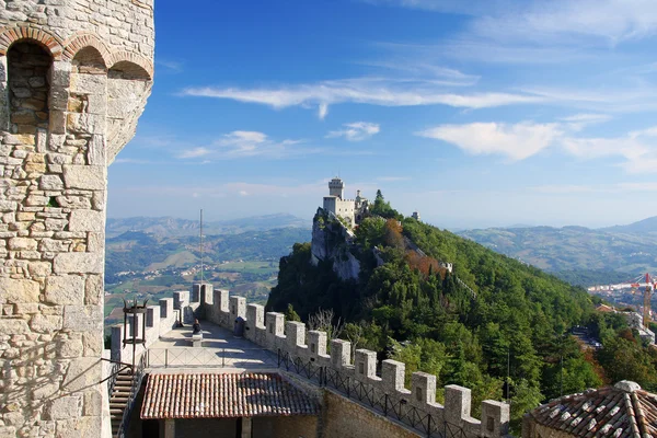 Замок у Республіки Сан-Марино, Італії — стокове фото