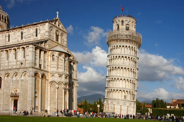 Lutande tornet i Pisa, Italien — Stockfoto