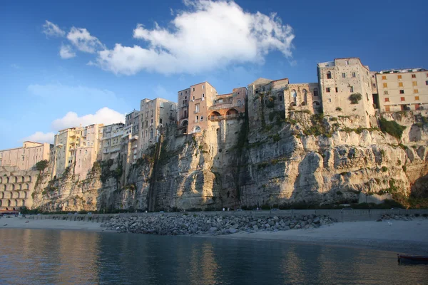 Italië, Calabrië, oude stad tropea op de rots — Stockfoto