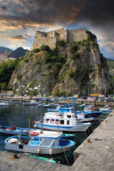 Scilla, zamek na skale w Kalabria, Włochy — Zdjęcie stockowe