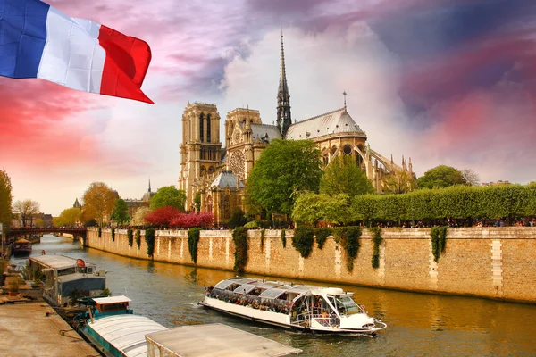París, catedral de Notre Dame en primavera, Francia —  Fotos de Stock