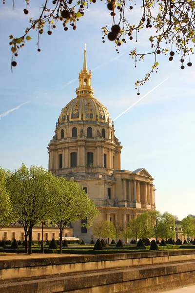 Paris dengan Les Invalides di musim semi, Perancis — Stok Foto