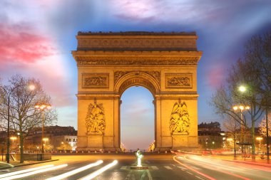 Paris, ünlü arc de triumph akşam, Fransa