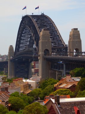 çatıları önünde sydney harbour bridge, sydney, Avustralya