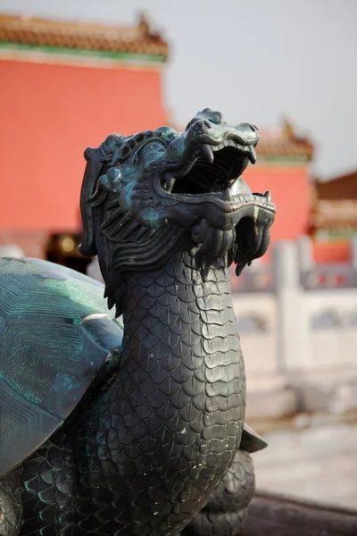 Statua alla Città Proibita. Pechino. Cina . — Foto Stock