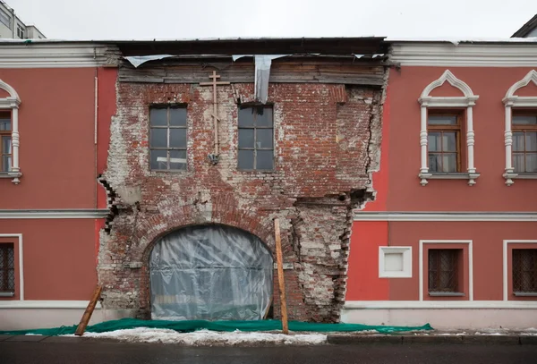 Terraço não restaurado. Central Moscovo. Rússia . — Fotografia de Stock