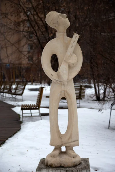 Sculpture on one of Moscow’s streets. Russia. — Stock Photo, Image