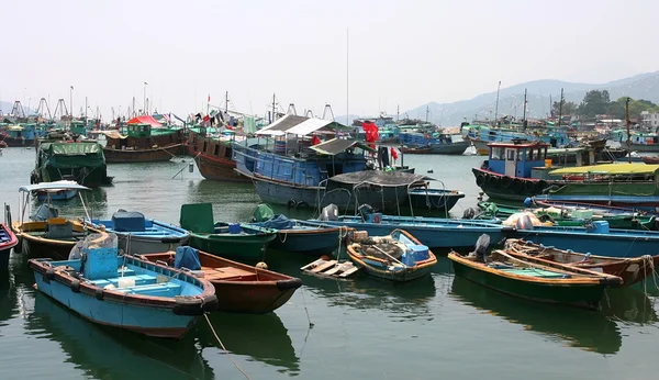 Barcos em Cheung Chau. Hong Kong . — Fotografia de Stock