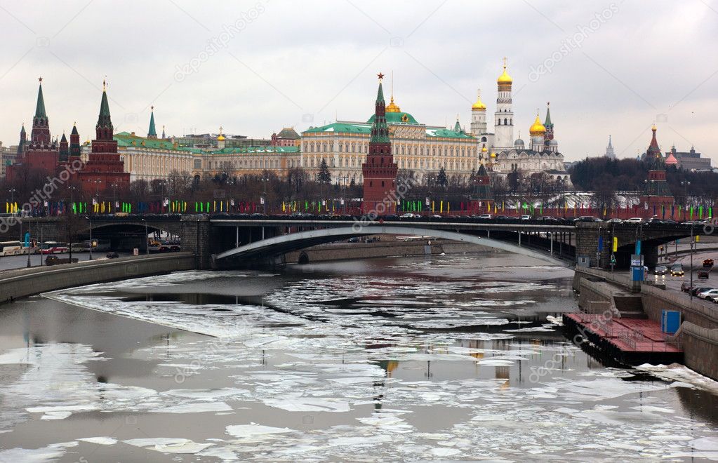 Kremlin and Bolshoy Kamenny Most (bridge). Russia.