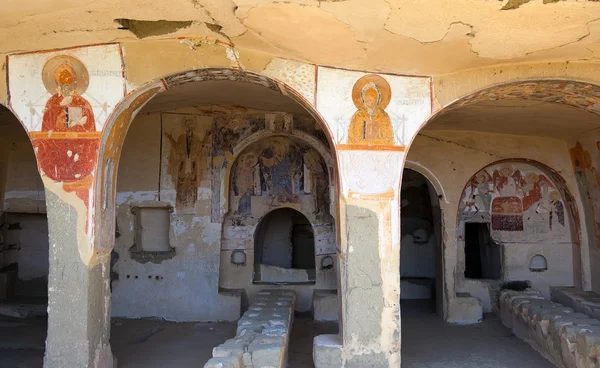 Murais nas paredes do mosteiro de David Gareja. Kakheti. Geórgia . — Fotografia de Stock