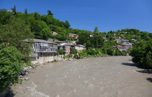 查看对河 rioni。库塔伊西。格鲁吉亚. — 图库照片