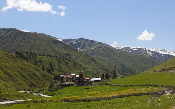 Ushguli - il villaggio abitato più alto d'Europa. Alto Svaneti. Georgia . — Foto Stock