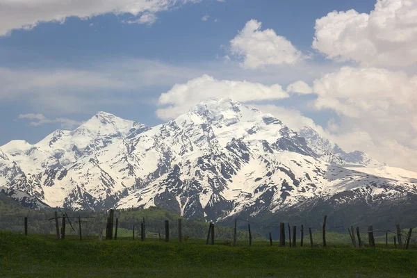 Mountains landscape near Mestia village. Upper Svaneti. Georgia — Stock Photo, Image