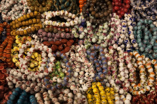 Colorful bracelets.Temple street market. Hong Kong. — Stock Photo, Image