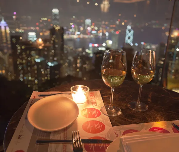 Θέα από το εστιατόριο στην κορυφή τη νύχτα. Χονγκ Κονγκ. — Φωτογραφία Αρχείου
