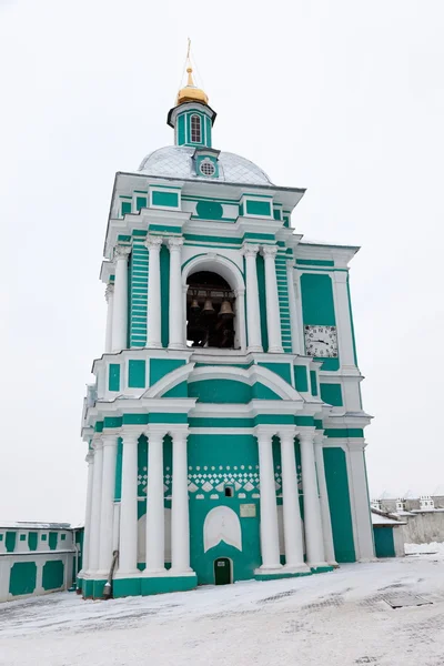 Empfingen (uspenski). Glockenturm. Schwelbrand. Russland. — Stockfoto