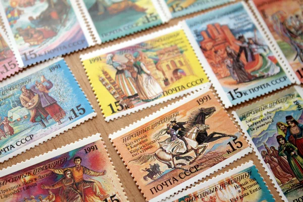 Eine Serie von Briefmarken zu Feiertagen Republiken der cis, 1991 — Stockfoto