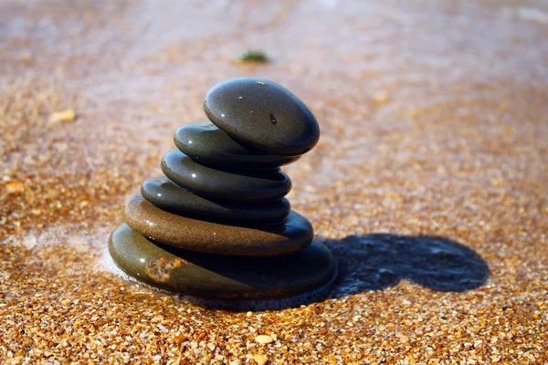 Sea stones and sea wave — Stock Photo, Image