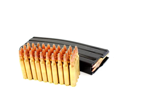 .223 munição de espingarda com clipe de banana — Fotografia de Stock