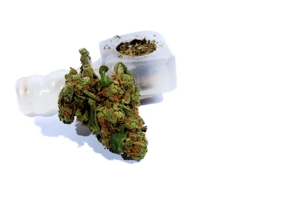 Marihuana en pijp — Stockfoto
