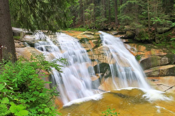 Mumlava-Wasserfall in Harrachov in der Tschechischen Republik, an der Grenze zu Polen Stockbild