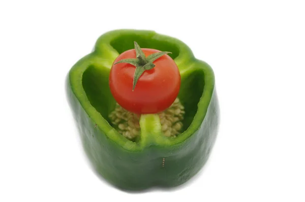 Grön paprika och körsbärstomat — Stockfoto