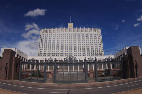 Das Haus der russischen Föderationsregierung oder Weißes Haus, Front — Stockfoto