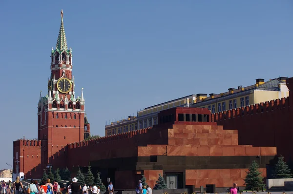 Mauzoleum Lenina i Kremla wieża w Suare czerwony w Moskwie Russi — Zdjęcie stockowe