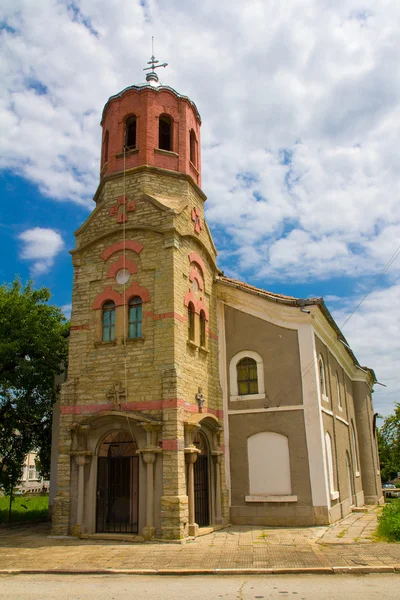 Bela igreja pequena aldeia — Fotografia de Stock