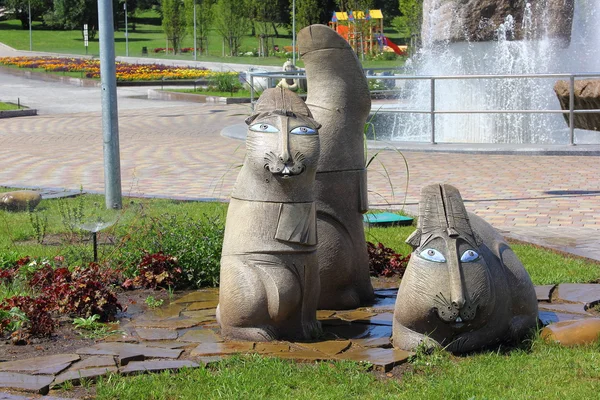 Esculturas de pedra de gatos — Fotografia de Stock