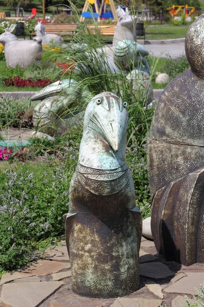 Stone sculptures of heron — Stock Photo, Image