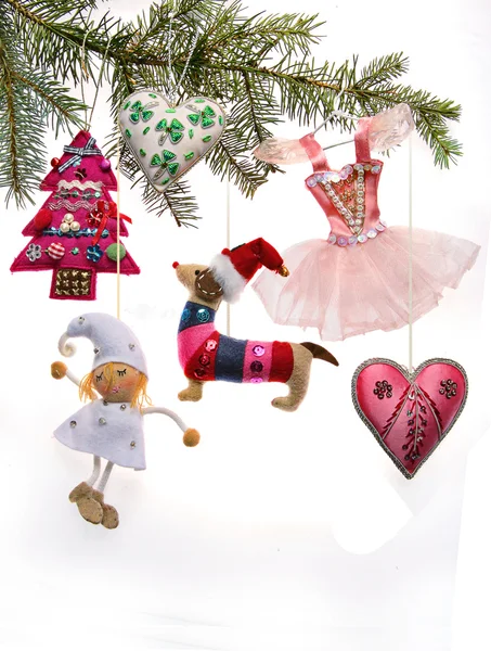 Старовинні різдвяні іграшки на гілці ялинки Ліцензійні Стокові Фото