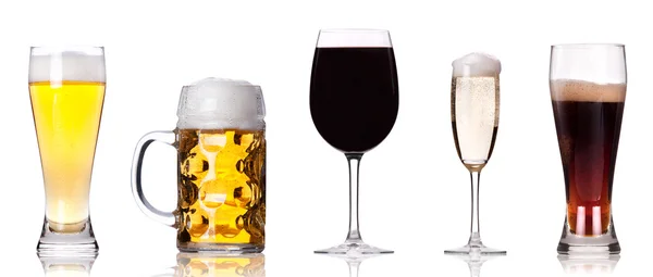 Samling av ulike bilder av alkohol isolert – stockfoto