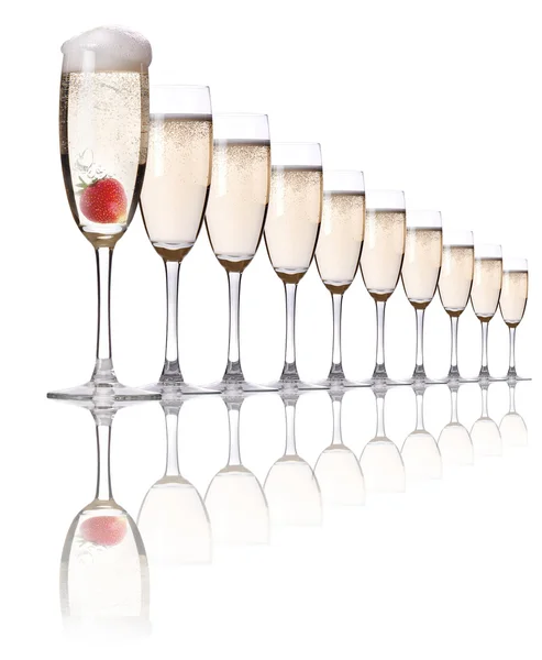 Champagne met aardbeien - Kerstmis cocktail — Stockfoto