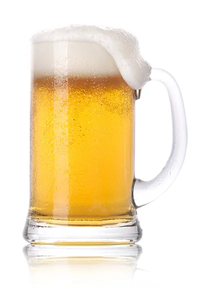 Παγωμένο ποτήρι μπύρα απομονωθεί — Φωτογραφία Αρχείου