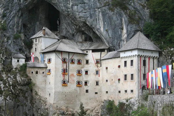 중세 Predjama 성 로열티 프리 스톡 사진