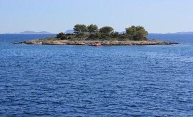 küçük Dalmaçyalı Adası