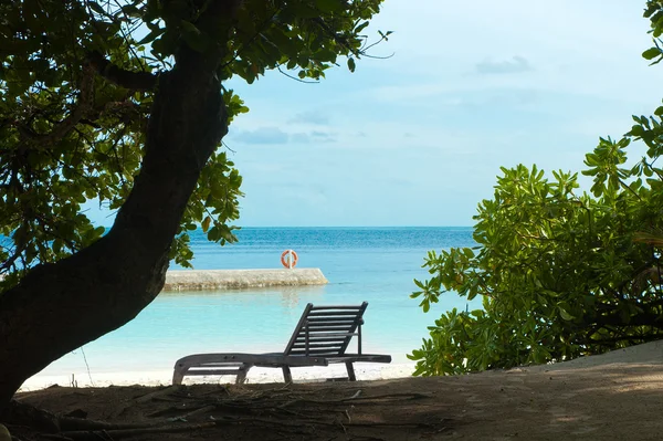 椅子のビーチ シルエット — ストック写真