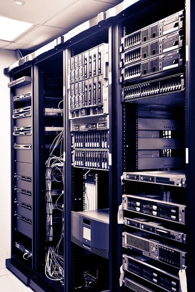 Netzwerk-Server-Racks — Stockfoto