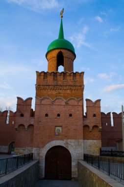 tula kremlin kapısında