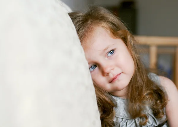 Portrait of pretty little girl crying — Stock Photo, Image