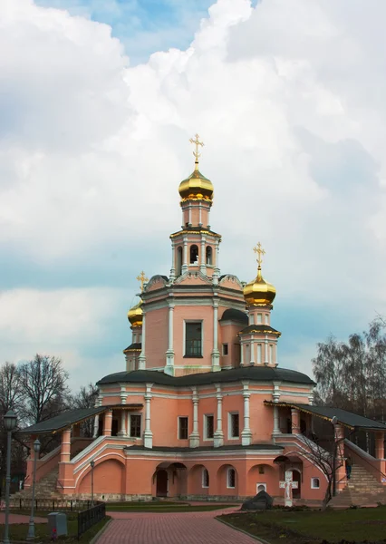 Церковь Бориса и Глеба в Зюзино, Москва, Россия — стоковое фото
