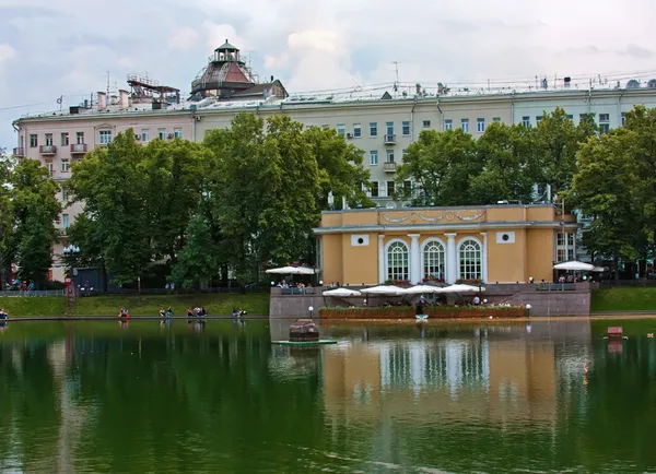 Patriarken dammar, Moskva, Ryssland — Stockfoto