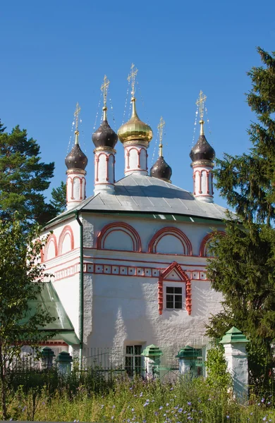 La asunción Iglesia cerca de Serpujov, Rusia —  Fotos de Stock