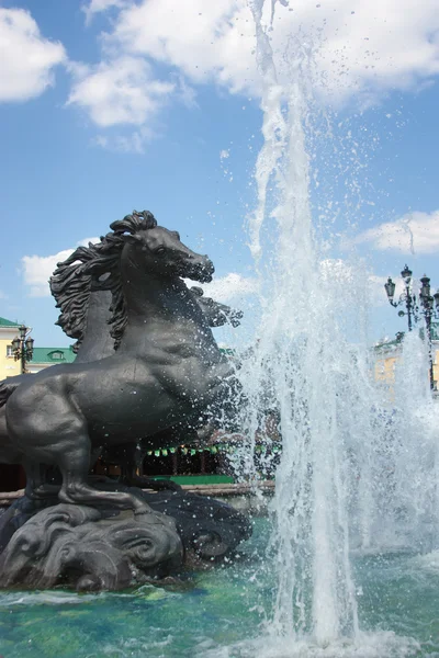 Manege 广场，莫斯科，俄罗斯的喷泉 — 图库照片