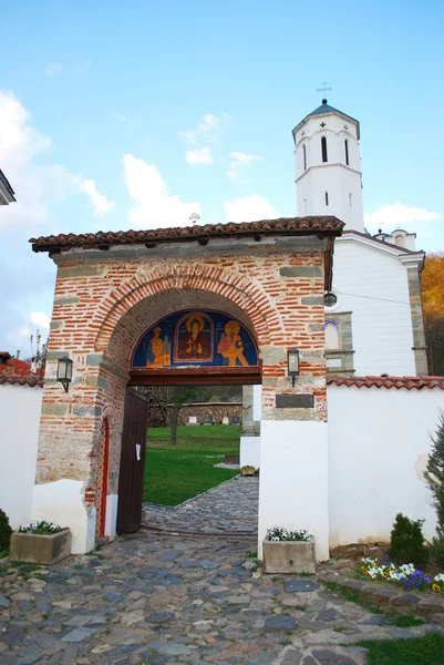 Entrance to a Serbian monastery — Stock Photo, Image