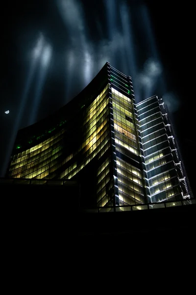 Skyskrapa whit cool ljuseffekt — Stockfoto
